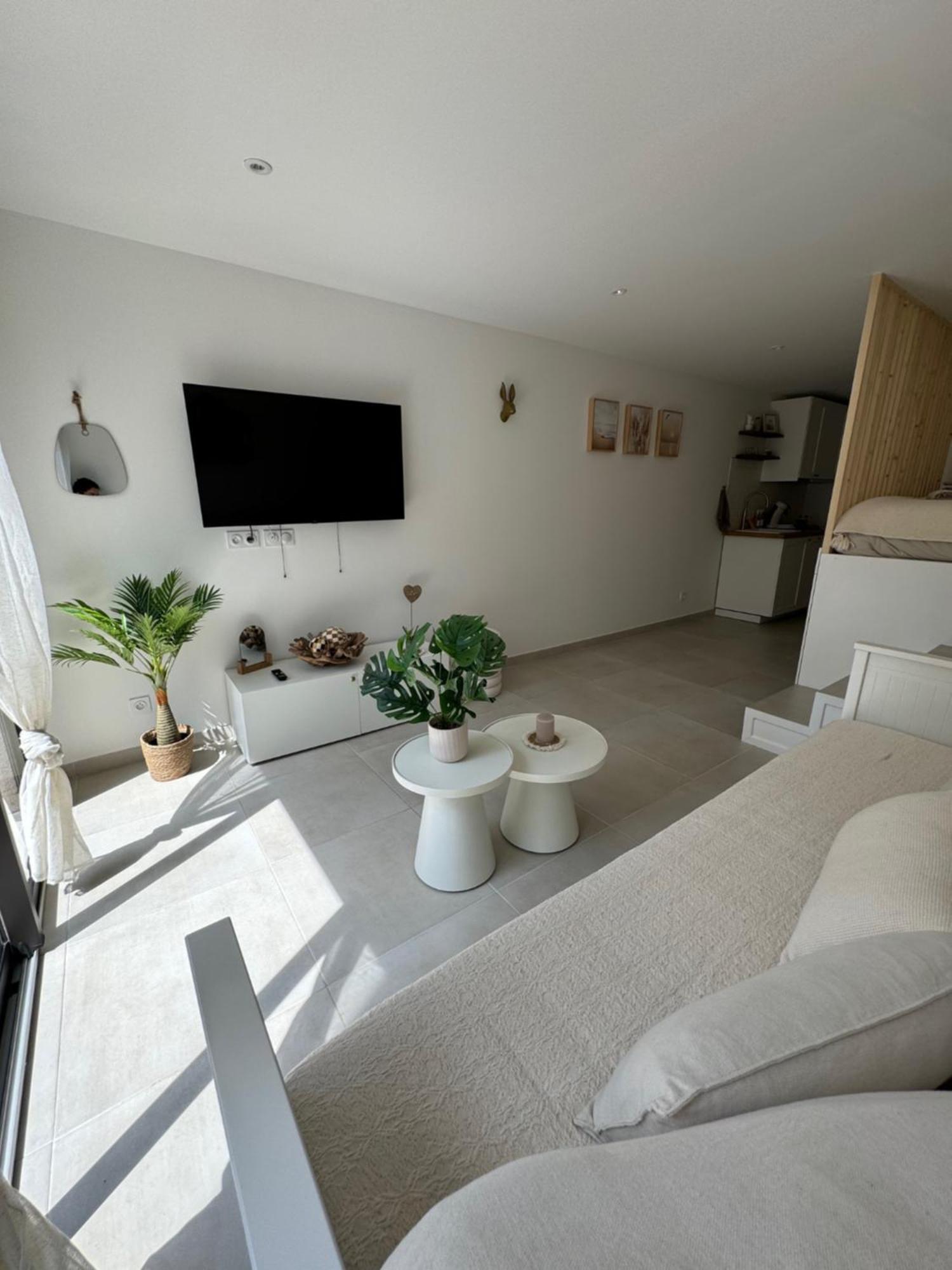 Chez Timmaflo Apartment Frejus Ngoại thất bức ảnh